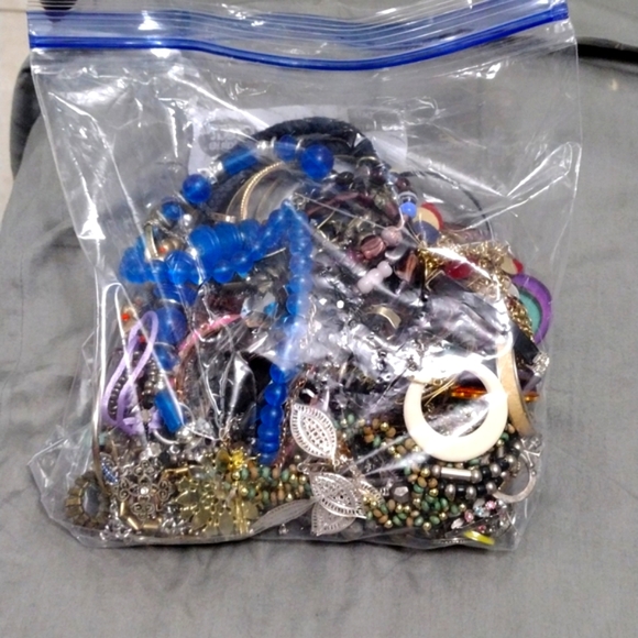 Big bag of jewelry - Picture 4 of 5